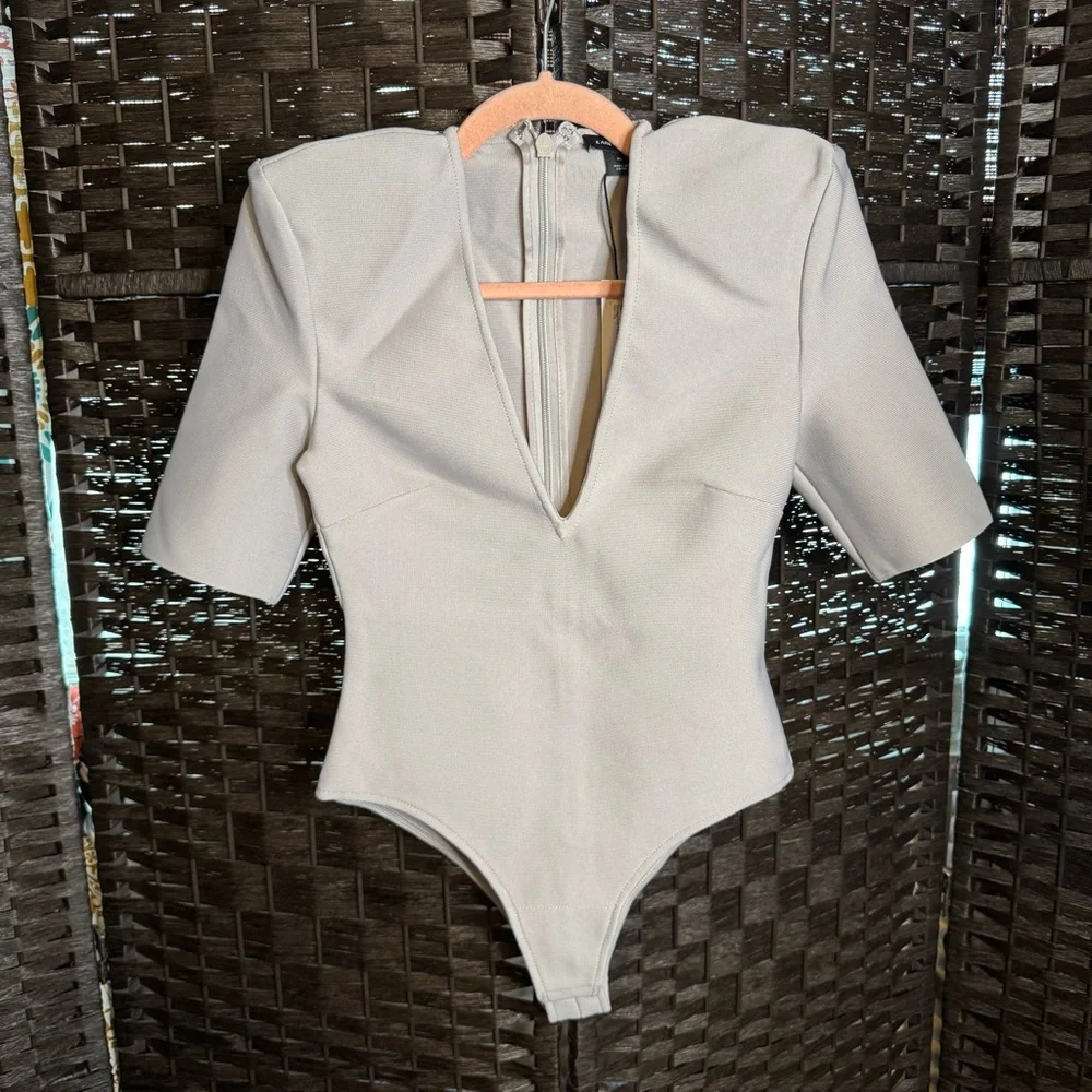 Karen Millen Bandage Form Fitting Deep V-Neck Grey Bodysuit XS - Picture 2 of 6